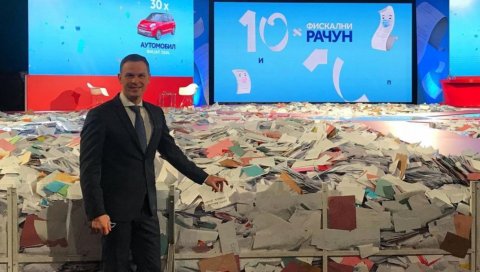 ПОВЕЋАН НАГРАДНИ ФОНД: Министар Мали саопштио - Грађани од данас могу слати коверте за Узми рачун ПОВЕЋАН НАГРАДНИ ФОНД: Министар Мали саопштио - Грађани од данас могу слати коверте за Узми рачун