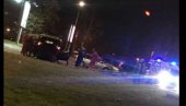 АУТОМОБИЛ ЗАВРШИО НА КРОВУ: Саобраћајна несрећа на Новом Београду, повређен мушкарац АУТОМОБИЛ ЗАВРШИО НА КРОВУ: Саобраћајна несрећа на Новом Београду, повређен мушкарац