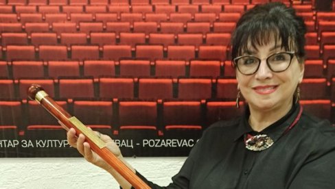 СМОТРА МИЛИВОЈЕВ ШТАП И ШЕШИР: Гордана Митић победник шесте фестивалске вечери СМОТРА МИЛИВОЈЕВ ШТАП И ШЕШИР: Гордана Митић победник шесте фестивалске вечери