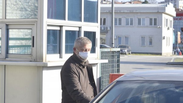 КОКЕЗИНЕ МУТНЕ РАДЊЕ У ЦАРИНИ? Полиција већ дуже време врши предистрагу о наводним малверзацијама тешким најмање 60 милиона евра КОКЕЗИНЕ МУТНЕ РАДЊЕ У ЦАРИНИ? Полиција већ дуже време врши предистрагу о наводним малверзацијама тешким најмање 60 милиона евра