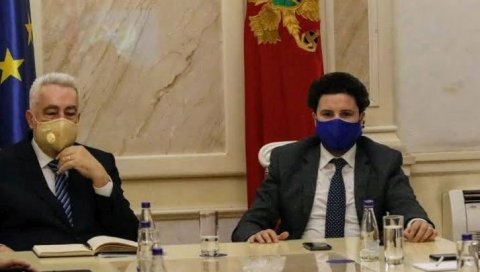 ПРАВДА СЕ ЗБОГ СРПСКЕ, КОСОВУ ЧЕСТИТА: Оштре реакције у јавности због понашања Здравка Кривокапића и Дритана Абазовића ПРАВДА СЕ ЗБОГ СРПСКЕ, КОСОВУ ЧЕСТИТА: Оштре реакције у јавности због понашања Здравка Кривокапића и Дритана Абазовића