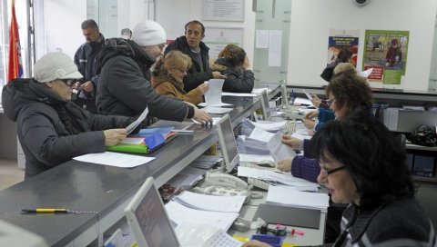 СУТРА ИСТИЧЕ РОК ЗА УПЛАТУ: Фирме које дугове не измире на време губе право на одлагање и цео износ им доспева на наплату СУТРА ИСТИЧЕ РОК ЗА УПЛАТУ: Фирме које дугове не измире на време губе право на одлагање и цео износ им доспева на наплату