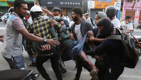 УБИЈЕНО НАЈМАЊЕ 18 ОСОБА: Полиција пуцала на демонстранте, САД осудиле насиље у Мјанмару (ФОТО) УБИЈЕНО НАЈМАЊЕ 18 ОСОБА: Полиција пуцала на демонстранте, САД осудиле насиље у Мјанмару (ФОТО)