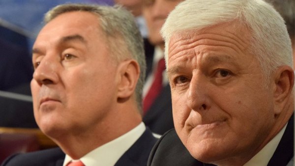 МИЛО, ОВИ ТВОЈИ - КУД КОЈИ: Душко Марковић напушта Ђукановића и са собом води посланике ДПС-а! МИЛО, ОВИ ТВОЈИ - КУД КОЈИ: Душко Марковић напушта Ђукановића и са собом води посланике ДПС-а!