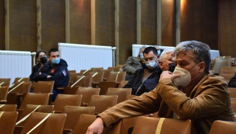 АЛАРМАНТНО ЕПИДЕМИОЛОШКО СТАЊЕ У ЋУПРИЈИ: Скоро сваки други тест позитиван АЛАРМАНТНО ЕПИДЕМИОЛОШКО СТАЊЕ У ЋУПРИЈИ: Скоро сваки други тест позитиван