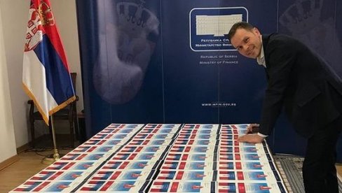 ČELIČNO PRIJATELJSTVO: Mali potpisao 80 zahvalnica za kineske donatore ČELIČNO PRIJATELJSTVO: Mali potpisao 80 zahvalnica za kineske donatore