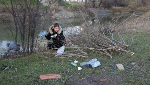 MEŠTANI TORKA OČISTILI OBALU BEGEJA: Radna akcija vrednih ljudi MEŠTANI TORKA OČISTILI OBALU BEGEJA: Radna akcija vrednih ljudi
