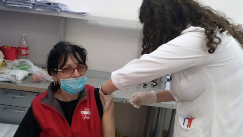 ДАНАС ПРВА ДОЗА “АСТРАЗЕНЕКЕ”: У Параћину ову вакцину примају углавном људи који нису бирали произвођача ДАНАС ПРВА ДОЗА “АСТРАЗЕНЕКЕ”: У Параћину ову вакцину примају углавном људи који нису бирали произвођача