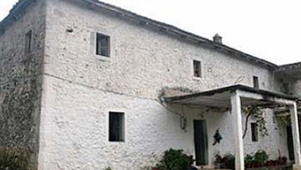 БЕДЕМИ ЋУТАЊА ОКО ЖУТЕ КУЋЕ: Одлазак Мартија отворио и питање шта ће бити са предметом о злочинима над Србима БЕДЕМИ ЋУТАЊА ОКО ЖУТЕ КУЋЕ: Одлазак Мартија отворио и питање шта ће бити са предметом о злочинима над Србима