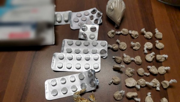 ПРИВЕДЕН ЗБОГ ХЕРОИНА: Кривична пријава због неовлашћеног држања дроге ПРИВЕДЕН ЗБОГ ХЕРОИНА: Кривична пријава због неовлашћеног држања дроге