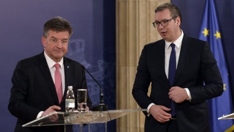 ЛАЈЧАК НОСИ КЉУЧНУ ПОРУКУ У БРИСЕЛ: Ево шта је рекао након састанка, председника Вучића очекују важни састанци ЛАЈЧАК НОСИ КЉУЧНУ ПОРУКУ У БРИСЕЛ: Ево шта је рекао након састанка, председника Вучића очекују важни састанци