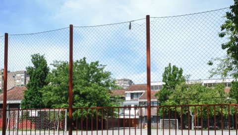 СУРОВОСТ У КЛУПИ НА ДНЕВНОМ РЕДУ: Нови Сад оснива ђачки парламент за сузбијање насиља, почиње с радом на пролеће СУРОВОСТ У КЛУПИ НА ДНЕВНОМ РЕДУ: Нови Сад оснива ђачки парламент за сузбијање насиља, почиње с радом на пролеће