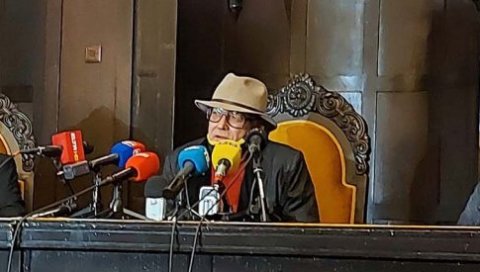 ОВА ПРИЧА ЈЕ ЗА МЕНЕ СВЕТИЊА: Лордан Зафрановић у Банском двору у Бањалуци представио пројекат Дјеце Козаре ОВА ПРИЧА ЈЕ ЗА МЕНЕ СВЕТИЊА: Лордан Зафрановић у Банском двору у Бањалуци представио пројекат Дјеце Козаре