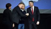 ĐILAS VAM PORUČUJE: Glasajte za desnicu, svi će oni sa mnom posle izbora! ĐILAS VAM PORUČUJE: Glasajte za desnicu, svi će oni sa mnom posle izbora!