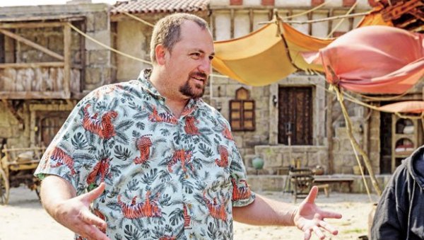 КАЈНАН ГРИФИН, ПРОДУЦЕНТ ПРЕДСТРАЖЕ: Србија има изузетно даровите уметнике КАЈНАН ГРИФИН, ПРОДУЦЕНТ ПРЕДСТРАЖЕ: Србија има изузетно даровите уметнике