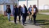 НАКОН ХАЛЕ РЕКОНСТРУКЦИЈА ТЕРЕНА У БАНАТСКОМ КАРАЂОРЂЕВУ: Велики планови у општини Житиште, Вучуревић угостио Басту