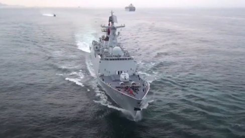 BLISKI SUSRET KINESKOG I AMERIČKOG RAZARAČA: U SAD „hvale“ kineske superrazarače tipa-55 dok USS Zumvalt zaostaje (VIDEO) BLISKI SUSRET KINESKOG I AMERIČKOG RAZARAČA: U SAD „hvale“ kineske superrazarače tipa-55 dok USS Zumvalt zaostaje (VIDEO)