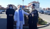 БОРБА ЗА ТЕЛА И ДУШЕ: Владика Фотије у болници ,,Свети врачеви (ФОТО) БОРБА ЗА ТЕЛА И ДУШЕ: Владика Фотије у болници ,,Свети врачеви (ФОТО)