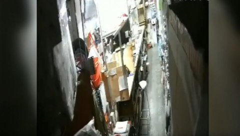 ЉУДИ БЕЖЕ ДОК СЕ СВЕ УРУШАВА: Погледајте снимак снажног земљотреса на Новом Зеланду (ВИДЕО) ЉУДИ БЕЖЕ ДОК СЕ СВЕ УРУШАВА: Погледајте снимак снажног земљотреса на Новом Зеланду (ВИДЕО)