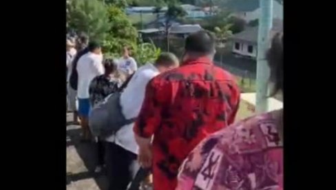 ZBOG STRAHA OD CUNAMIJA BEŽE U BRDA: Počela evakuacija stanovništva američkih ostrva (VIDEO) ZBOG STRAHA OD CUNAMIJA BEŽE U BRDA: Počela evakuacija stanovništva američkih ostrva (VIDEO)