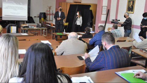 ĆUPRIJSKI PREDUZETNICI ZAINTERESOVANI ZA DRŽAVNE PODSTICAJE: Predstavljeni programi Ministarstva privrede vredni 450 miliona ĆUPRIJSKI PREDUZETNICI ZAINTERESOVANI ZA DRŽAVNE PODSTICAJE: Predstavljeni programi Ministarstva privrede vredni 450 miliona