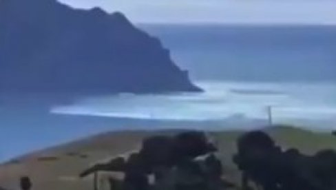 NAJGORE JE PROŠLO: Nema više opasnosti od cunamija na Novom Zelandu, a ovako su izgledali talasi koji su uplašili građane (VIDEO) NAJGORE JE PROŠLO: Nema više opasnosti od cunamija na Novom Zelandu, a ovako su izgledali talasi koji su uplašili građane (VIDEO)