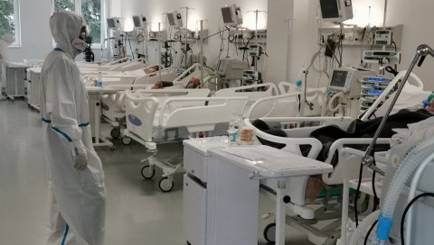 ТЕШКИ ДАНИ СУ ПРЕД НАМА: Директор ковид болнице у Крушевцу упозорава на велики изазов који нас чека ТЕШКИ ДАНИ СУ ПРЕД НАМА: Директор ковид болнице у Крушевцу упозорава на велики изазов који нас чека
