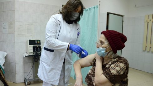 VAKCINISAN SVAKI PETI GRAĐANIN: Dobar odziv za imunizaciju u Jagodini VAKCINISAN SVAKI PETI GRAĐANIN: Dobar odziv za imunizaciju u Jagodini