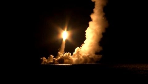 ТРИ РАКЕТЕ НА БАЗУ У КОЈОЈ СУ АМЕРИЧКИ ВОЈНИЦИ: Хаос у Ираку, нема података о штети, нико не преузима одговорност за нападе ТРИ РАКЕТЕ НА БАЗУ У КОЈОЈ СУ АМЕРИЧКИ ВОЈНИЦИ: Хаос у Ираку, нема података о штети, нико не преузима одговорност за нападе