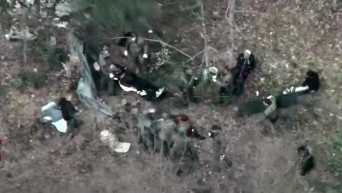 МИГРАНТИ ЗАЛУТАЛИ У МИНСКО ПОЉЕ, ЈЕДАН ПОГИНУО: Хаос код Блата, специјалци морали да их извлаче (ВИДЕО) МИГРАНТИ ЗАЛУТАЛИ У МИНСКО ПОЉЕ, ЈЕДАН ПОГИНУО: Хаос код Блата, специјалци морали да их извлаче (ВИДЕО)