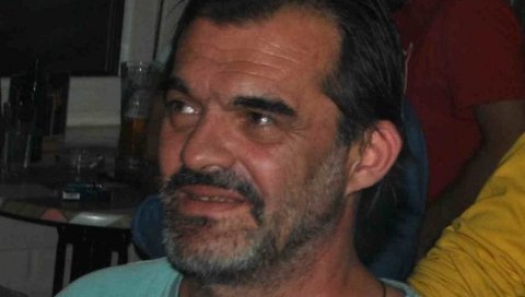 У АУТОМОБИЛУ КОД КИКИНДЕ ИЗГОРЕО ГИТАРИСТА: Пријатељи се опраштају од Петра - живот су му обележиле две велике трагедије (ФОТО) У АУТОМОБИЛУ КОД КИКИНДЕ ИЗГОРЕО ГИТАРИСТА: Пријатељи се опраштају од Петра - живот су му обележиле две велике трагедије (ФОТО)