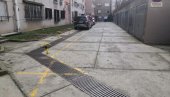 ЗАУЗЕЛИ МЕСТА ИСПРЕД ГАРАЖА: Узурпиран паркинг простор у Улици др Драгослава Поповића 13 ЗАУЗЕЛИ МЕСТА ИСПРЕД ГАРАЖА: Узурпиран паркинг простор у Улици др Драгослава Поповића 13