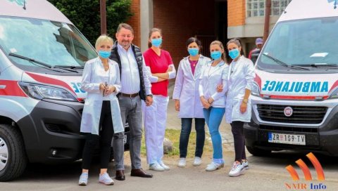 ВАКЦИНИСАНО СКОРО 2,5 ХИЉАДЕ СЕЧАЊАЦА: Председник општине похвалио организацију ВАКЦИНИСАНО СКОРО 2,5 ХИЉАДЕ СЕЧАЊАЦА: Председник општине похвалио организацију