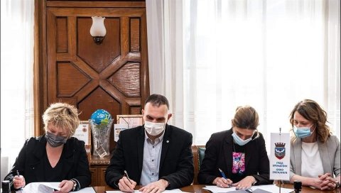 СПОРТСКИ ПОКЛОН МЛАДИМ ДАМАМА: Бесплатни часови кошарке, џудоа и физичког вежбања за школску и предшколску децу Зрењанина СПОРТСКИ ПОКЛОН МЛАДИМ ДАМАМА: Бесплатни часови кошарке, џудоа и физичког вежбања за школску и предшколску децу Зрењанина