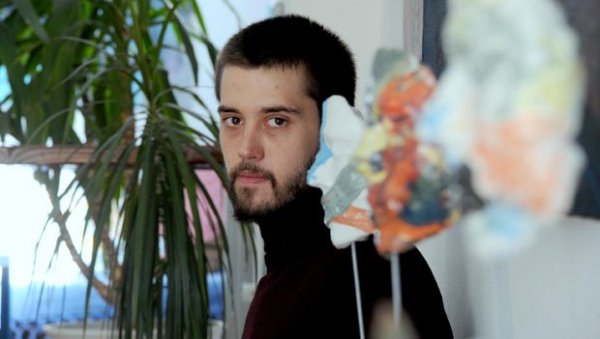 МАСКЕ ИЗЛИВЕНЕ НА ЛИЦУ ХИТ: Богат опус младог београдског уметника Милана Радуловића (ФОТО) МАСКЕ ИЗЛИВЕНЕ НА ЛИЦУ ХИТ: Богат опус младог београдског уметника Милана Радуловића (ФОТО)