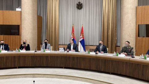ЗАВРШЕНА СЕДНИЦА САВЕТА ЗА НАЦИОНАЛНУ БЕЗБЕДНОСТ: Очекује се обраћање председника Србије (ФОТО) ЗАВРШЕНА СЕДНИЦА САВЕТА ЗА НАЦИОНАЛНУ БЕЗБЕДНОСТ: Очекује се обраћање председника Србије (ФОТО)