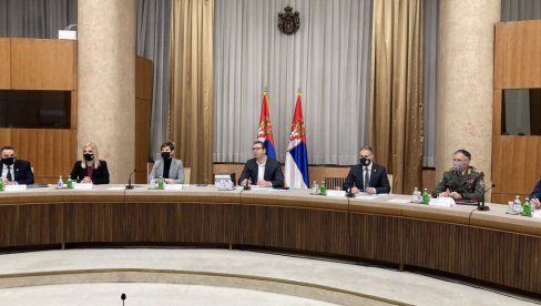 ЗАВРШЕНА СЕДНИЦА САВЕТА ЗА НАЦИОНАЛНУ БЕЗБЕДНОСТ: Очекује се обраћање председника Србије (ФОТО) ЗАВРШЕНА СЕДНИЦА САВЕТА ЗА НАЦИОНАЛНУ БЕЗБЕДНОСТ: Очекује се обраћање председника Србије (ФОТО)