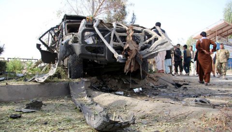 НАПАД У АВГАНИСТАНУ: Бомбе поред пута усмртиле најмање петоро људи НАПАД У АВГАНИСТАНУ: Бомбе поред пута усмртиле најмање петоро људи