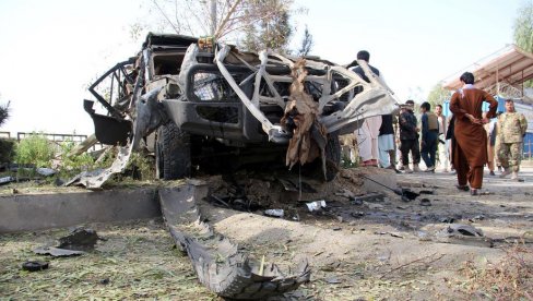 НАПАД У АВГАНИСТАНУ: Бомбе поред пута усмртиле најмање петоро људи НАПАД У АВГАНИСТАНУ: Бомбе поред пута усмртиле најмање петоро људи