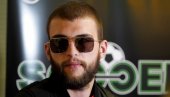 VELJKO RAŽNATOVIĆ IZGOREO OD BESA: Sve podelio sa pratiocima - fanovi ga podržali (FOTO) VELJKO RAŽNATOVIĆ IZGOREO OD BESA: Sve podelio sa pratiocima - fanovi ga podržali (FOTO)