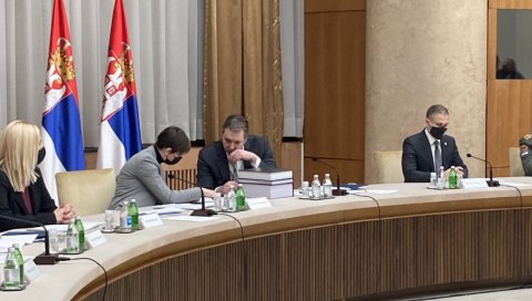 МОНСТРУОЗНЕ ФОТОГРАФИЈЕ БИЋЕ ПРИКАЗАНЕ: Сазнајемо шта нас очекује након седнице Савета за националну безбедност МОНСТРУОЗНЕ ФОТОГРАФИЈЕ БИЋЕ ПРИКАЗАНЕ: Сазнајемо шта нас очекује након седнице Савета за националну безбедност
