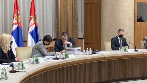 МОНСТРУОЗНЕ ФОТОГРАФИЈЕ БИЋЕ ПРИКАЗАНЕ: Сазнајемо шта нас очекује након седнице Савета за националну безбедност МОНСТРУОЗНЕ ФОТОГРАФИЈЕ БИЋЕ ПРИКАЗАНЕ: Сазнајемо шта нас очекује након седнице Савета за националну безбедност