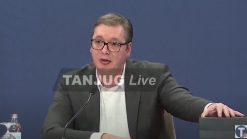 ВУЧИЋ ПОКАЗАО ТРИ КЊИГЕ: Истина о убиству Оливера Ивановића излази на видело ВУЧИЋ ПОКАЗАО ТРИ КЊИГЕ: Истина о убиству Оливера Ивановића излази на видело