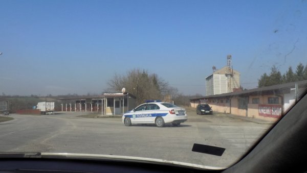 ПРОНАШЛИ МУ ЧИТАВ АРСЕНАЛ: Полицијска акција код Владимираца, старац (72) крио чак и пригушивач! ПРОНАШЛИ МУ ЧИТАВ АРСЕНАЛ: Полицијска акција код Владимираца, старац (72) крио чак и пригушивач!