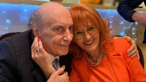 ТОЗОВАЦ И ДАЉЕ У БОЛНИЦИ: Огласила се певачева супруга, открила у каквом је стању ТОЗОВАЦ И ДАЉЕ У БОЛНИЦИ: Огласила се певачева супруга, открила у каквом је стању