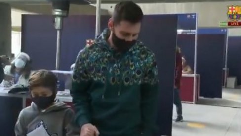 БАРСЕЛОНА БИРА ПРЕДСЕДНИКА: Гласао и Лионел Меси (ВИДЕО) БАРСЕЛОНА БИРА ПРЕДСЕДНИКА: Гласао и Лионел Меси (ВИДЕО)