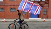 ГЛАЗГОВ СЛАВИ ЛЕГЕНДУ ЛИВЕРПУЛА: Џерард донео титулу Ренџерсима после десет година ГЛАЗГОВ СЛАВИ ЛЕГЕНДУ ЛИВЕРПУЛА: Џерард донео титулу Ренџерсима после десет година