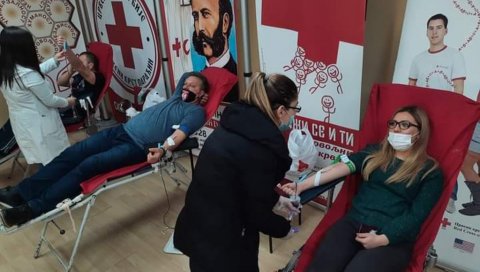 ОБАВЕШТЕЊЕ ЗА ДАВАОЦЕ У ПАРАЋИНУ: Акција 11. марта - Ево после које вакцине не би требало да дајете крв наредних 14 дана ОБАВЕШТЕЊЕ ЗА ДАВАОЦЕ У ПАРАЋИНУ: Акција 11. марта - Ево после које вакцине не би требало да дајете крв наредних 14 дана