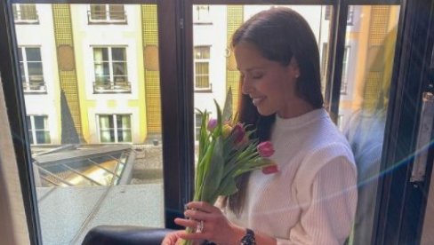 OGLASILA SE ANA IVANOVIĆ: Poslala osnažujuću poruku svim ženama (FOTO) OGLASILA SE ANA IVANOVIĆ: Poslala osnažujuću poruku svim ženama (FOTO)