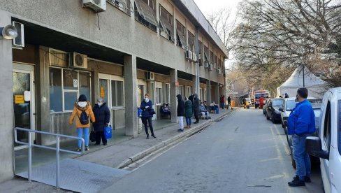 OPET “KOMPROMISNI LOKDAUN”? Raste broj inficiranih i hospitalizovanih, Krizni štab treba da raspravlja o daljim merama OPET “KOMPROMISNI LOKDAUN”? Raste broj inficiranih i hospitalizovanih, Krizni štab treba da raspravlja o daljim merama